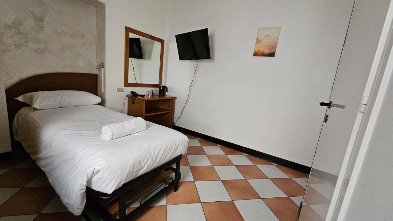 Hotel Montecodeno Varenna Exterior photo